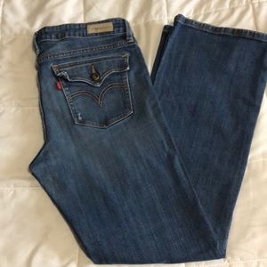 Women’s Levi Jeans